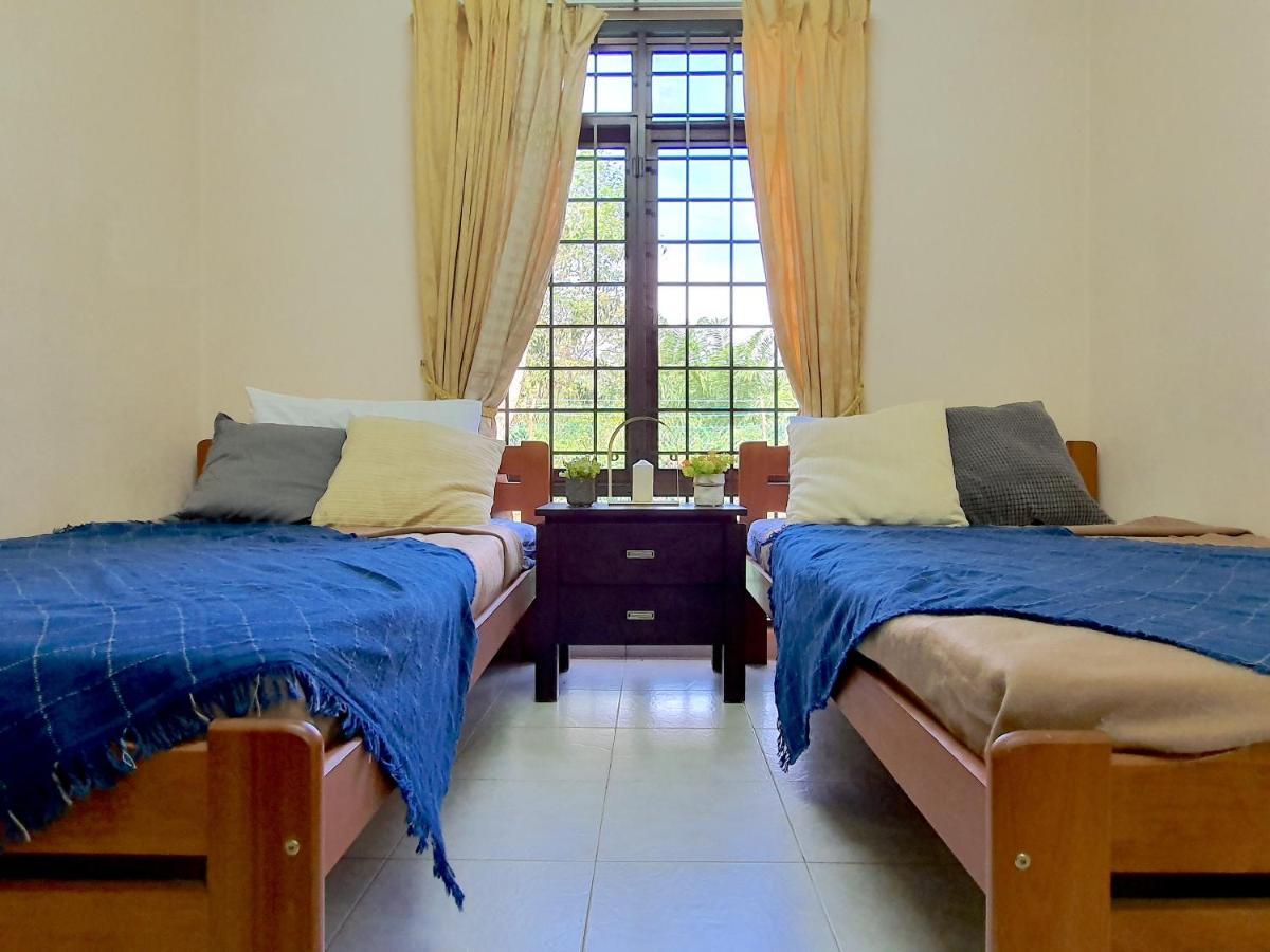 Melaka Afamosa Villa With Private Pool For 10 Pax อะลอร์กาจะห์ ภายนอก รูปภาพ