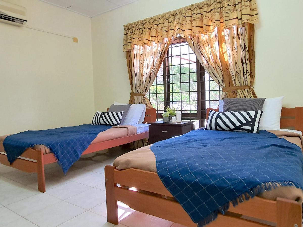 Melaka Afamosa Villa With Private Pool For 10 Pax อะลอร์กาจะห์ ภายนอก รูปภาพ