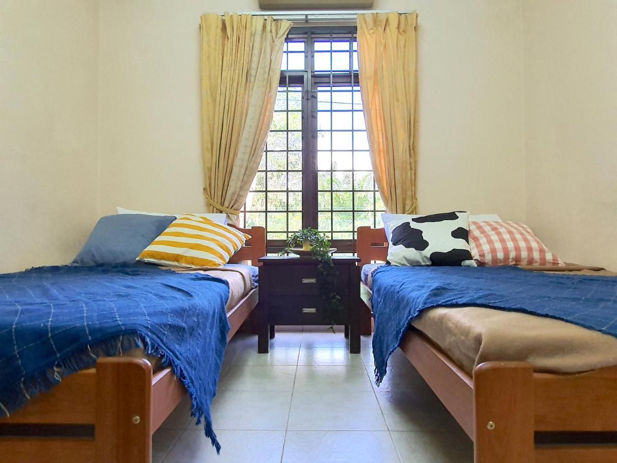 Melaka Afamosa Villa With Private Pool For 10 Pax อะลอร์กาจะห์ ภายนอก รูปภาพ