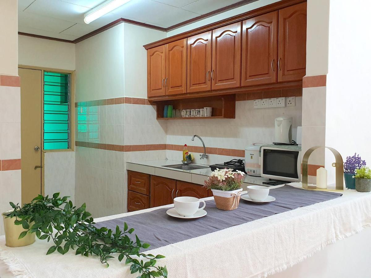 Melaka Afamosa Villa With Private Pool For 10 Pax อะลอร์กาจะห์ ภายนอก รูปภาพ