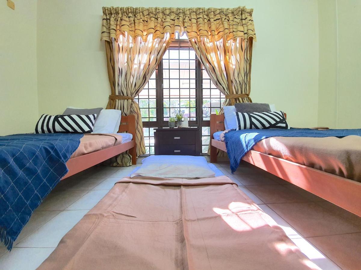 Melaka Afamosa Villa With Private Pool For 10 Pax อะลอร์กาจะห์ ภายนอก รูปภาพ